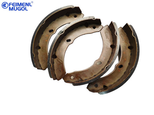 5-47110059 Isuzu kamyonları için fren ayakkabıları arka parçaları NKR55 4JB1 600P 8970350851 100P